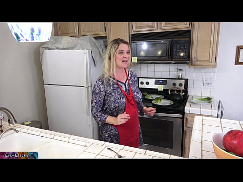 ❤️ Stepmom Mëllech him an der Kichen virun sengem Datum Just Porno op lb.zoomporno.ru ❌